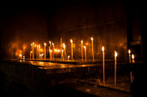 Kerzen in einem Kloster von pixelkoboldphotography