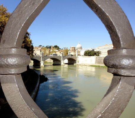 Bridge-in-rome