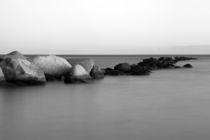 Steine am Meer 5 by Falko Follert