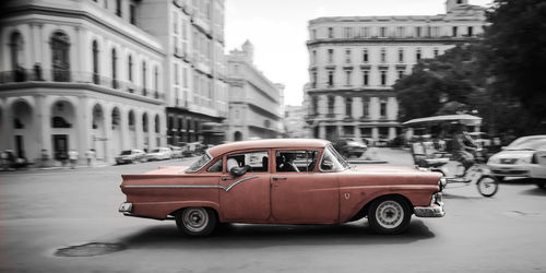 Los-vehiculos-cubanos-v