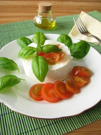 Ziegenfrischkäse mit Tomaten und Basilikum von Heike Rau