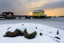 Yellow hut by Mikael Svensson