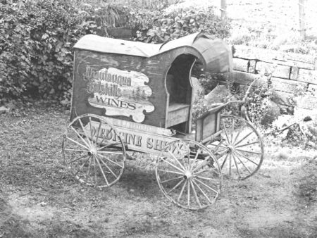 Fotosketcher-antique-wine-wagon