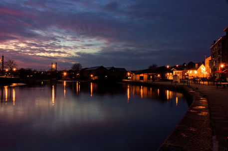 Exeter-quay-at-dusk