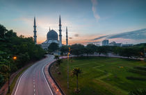 Sunrise-blue mosque shah alam by Azirull Amin  Aripin