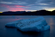 Iceberg Sunset - Greenland von Gillian Sweeney