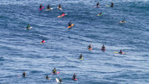 SURFERS CROWD by withlovefromberlin