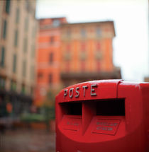 red postbox  von Vsevolod  Vlasenko