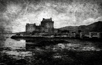 Eilean Donan castle in Scotland BW by RicardMN Photography