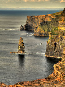 Cliffs of Moher by Gustavo Oliveira