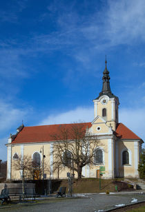 Gelbe Kirche in Tschechien von Gina Koch