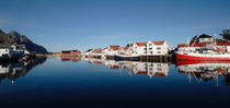 Fishing port in Henningsvaer von Intensivelight Panorama-Edition