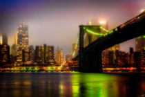 Misty Evening By The Brooklyn Bridge von Chris Lord