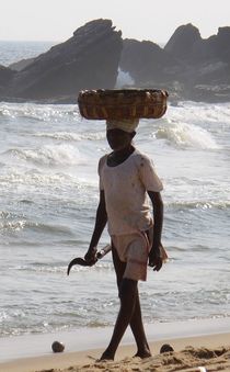 Kokosnussverkäufer am Strand von reisemonster