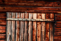 Closed wooden barn door von Intensivelight Panorama-Edition