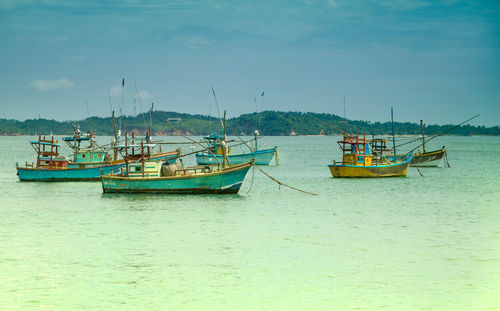 Boats-in-the-indian-ocean