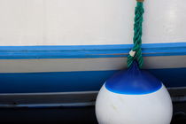 White and blue buoy von Intensivelight Panorama-Edition