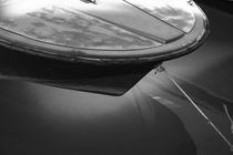 Light under the boat - monochrome by Intensivelight Panorama-Edition