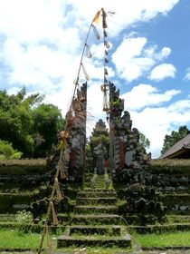 Tempeltreppe auf Bali by reisemonster