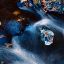 Autumn ice in mountain creek von Intensivelight Panorama-Edition