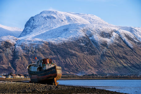 Ben-nevis-and-boat2