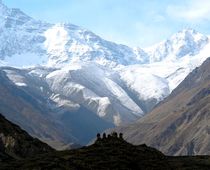 Gebetssteine im Schatten des Annapurna von reisemonster