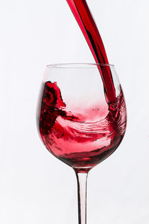 Rotwein einschenken by Olaf von Lieres
