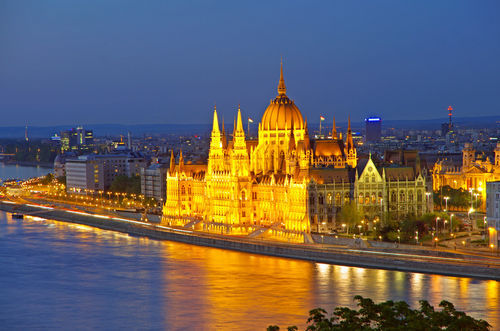 Budapest-parlament-nacht-kopie