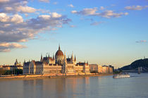 Budapest Parlament by topas images
