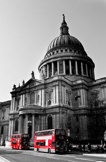 St Paul's Cathedral London by David Pyatt
