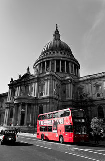 St Paul's Cathedral London by David Pyatt