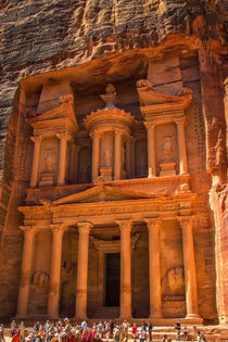 Das Schatzhaus in Petra, Jordanien by gfischer