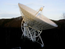 Radio-Teleskop Effelsberg in der Eifel von shark24