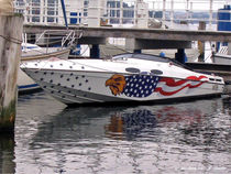 Speedboot im Hafen, Wassersport by shark24