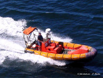 Schlauchboot auf der Ostsee von shark24