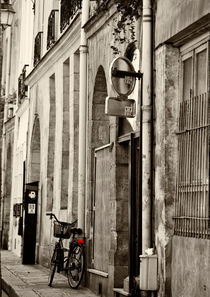 Bicycle in Paris street von Sheila Smart