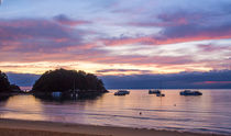 Sunrise at Kaiteriteri, South Island, New Zealand von Sheila Smart