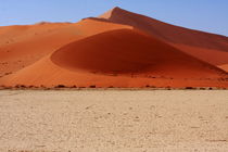 Sand Dune Curves by Aidan Moran