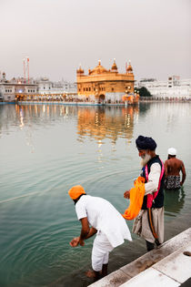 The Golden Temple in Amritsar. by Tom Hanslien