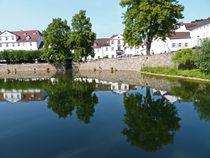 Spiegelungen - Uferpromenade am Innenhafen in Bad Karlshafen, Hessen von Eva-Maria Di Bella