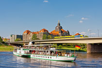 Schifffahrt auf der Elbe in Dresden von Daniel Kühne