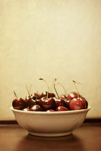 Bowl-o-cherries