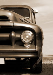 Truck (sepia) by Beate Gube