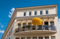 Haus mit Balkon by Erhard Hess
