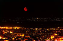 Red moon von marunga