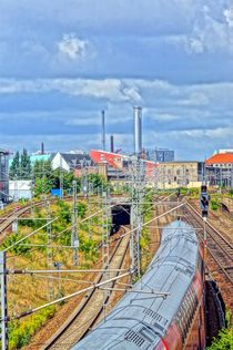 train is coming - Der Zug kommt by mateart