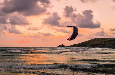 Lone-kite-surfer