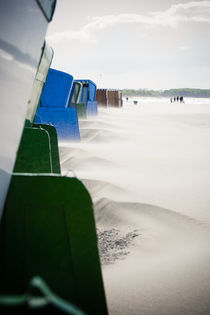Strandkörbe am Strand von Warnemünde von Michael Zieschang