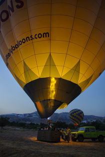 flying balloon by emanuele molinari