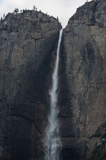 Yosemite waterfall by morningside